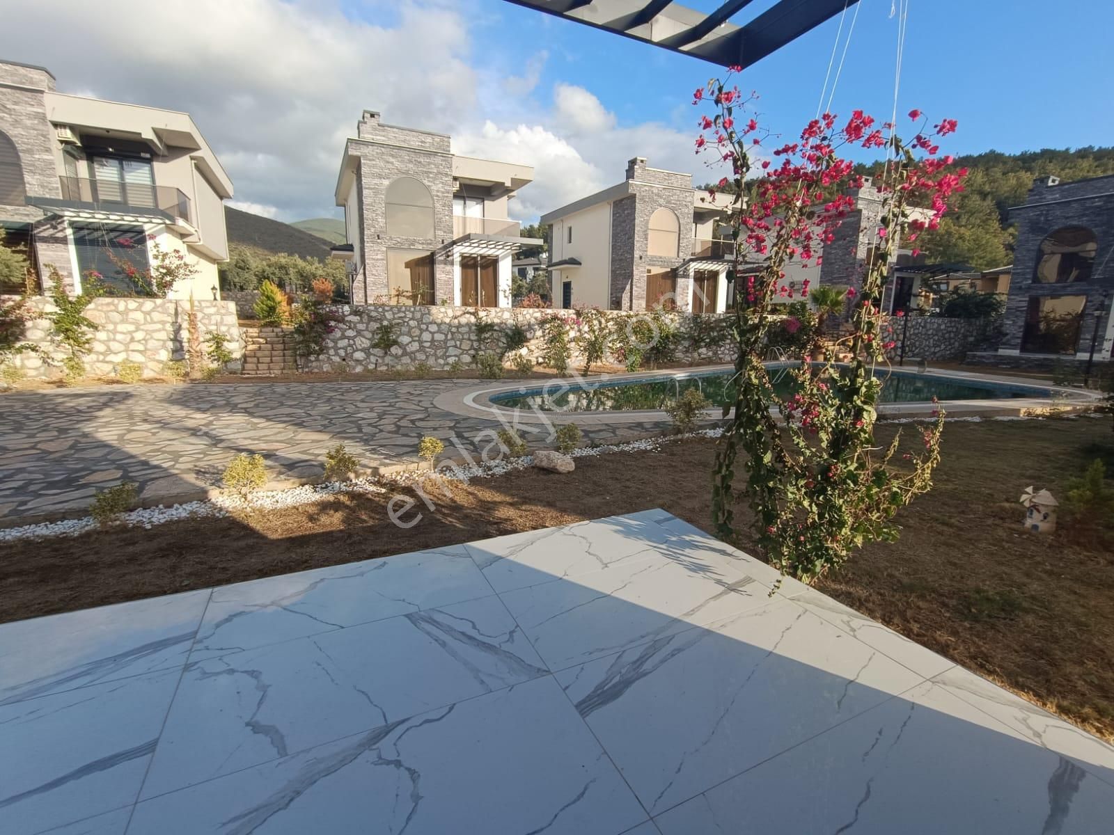 Didim Akbük Merkezde Havuzlu, Eşyalı Sıfır Villa - Görsel 22