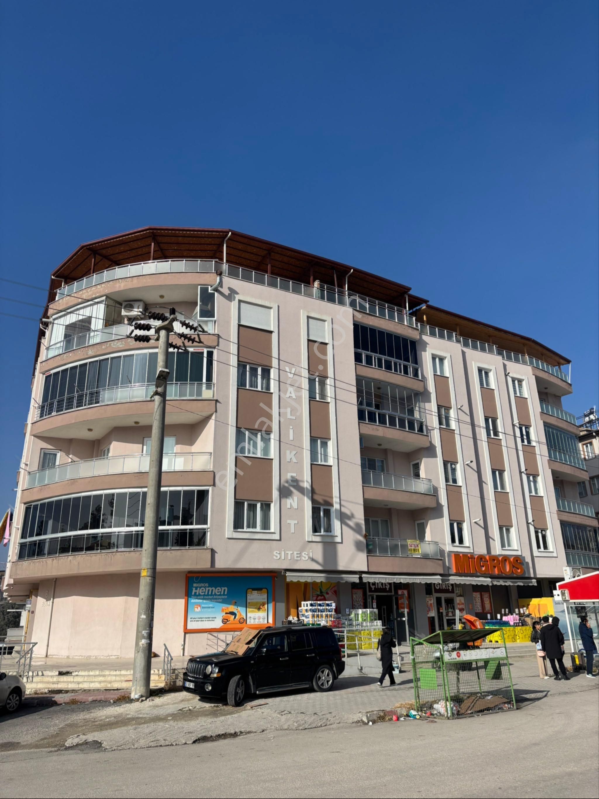 Burdur Merkez Emek Satılık Daire İnal Emlaktan Emekte Cadde Üzeri Satılık 3+1 170 M2 Lüks Daire