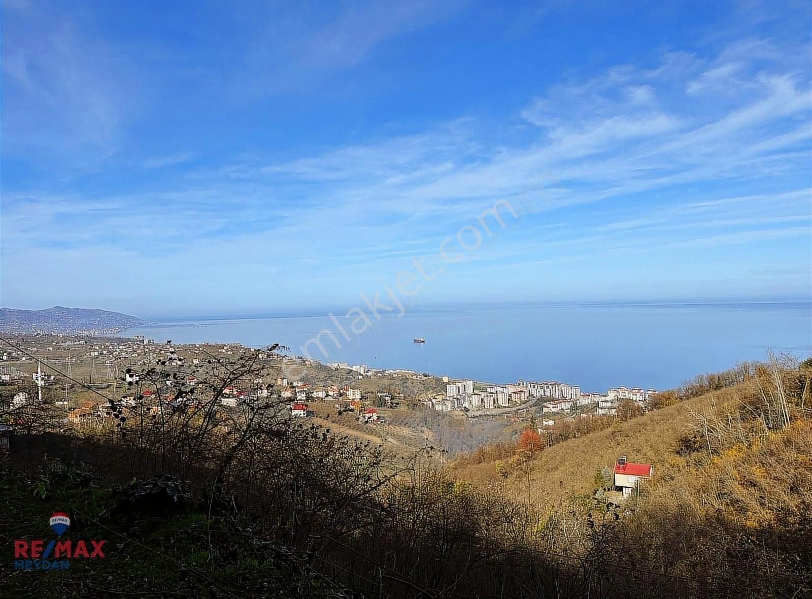 Ortahisar Uğurlu Satılık Tarla Uğurlu Mahallesi, Sahile 2km, Önü Kapanmaz Deniz Ve Şehir Manzra