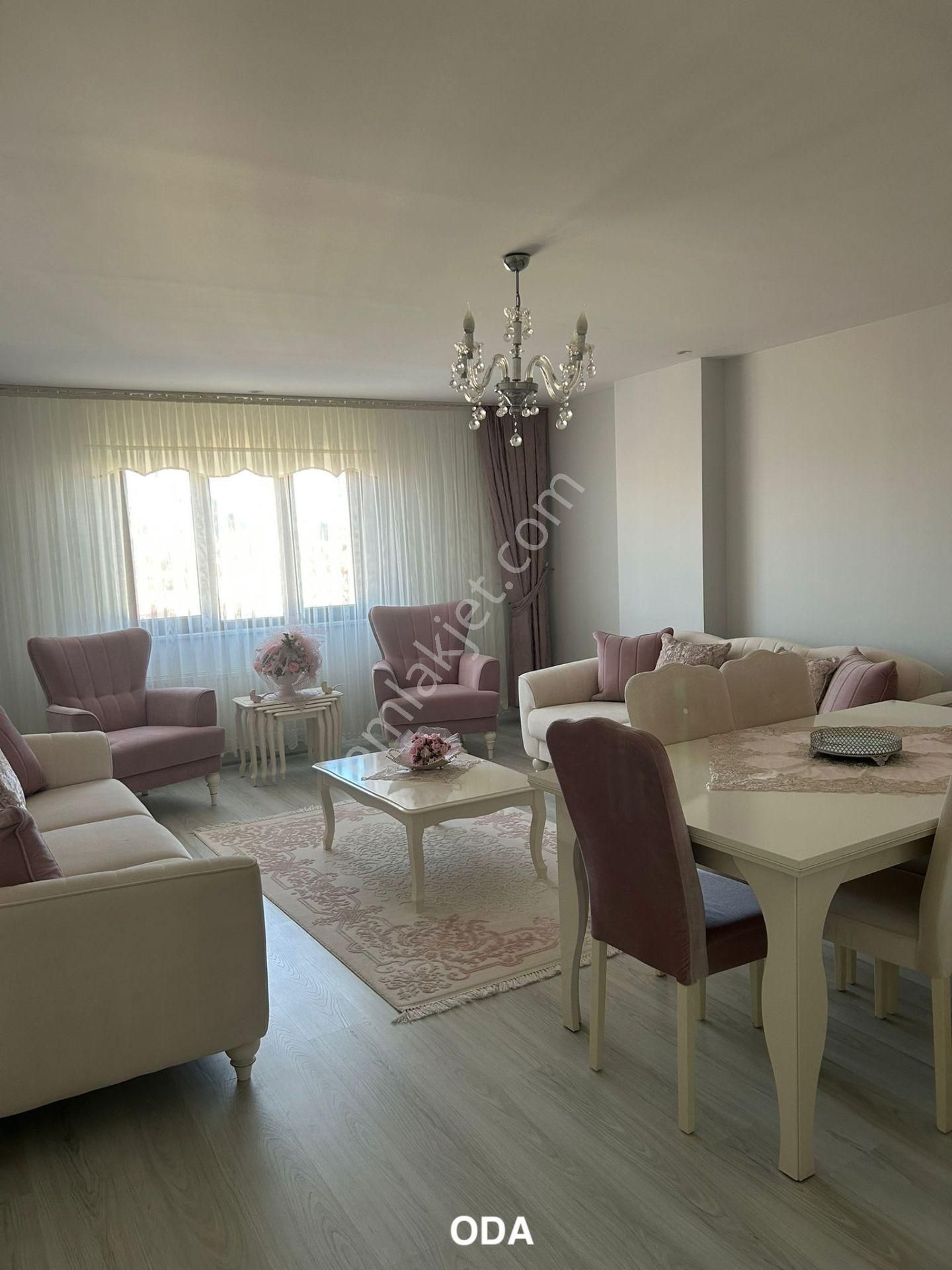 Kırklareli Merkez Akalar Satılık Daire Kırklareli Akalar Mh Eşyalı Çift Tuvalet & Banyo 150m2 3+1 Daire