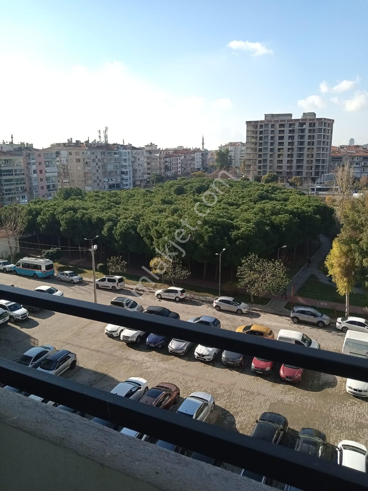 Karşıyaka Bahçelievler Satılık Daire Remax Target'dan Karşıyaka Bahçelievlerde 3+1 Daire