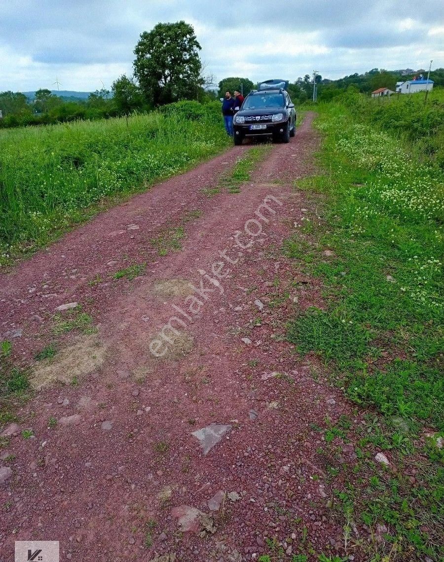 Kandıra Çamkonak Satılık Bağ & Bahçe Kocaeli Kandıra Çamkonak'ta Cebeci Sahile 3 Km. Mesafede 3.712 M2 Resmi Yolu Mevcut Elektrik Su Var