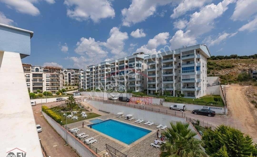 Kuşadası Değirmendere Satılık Daire Kuşadası Nda Şehir Merkezinde Deniz Manzaralı 3+1 Çatı Dublex