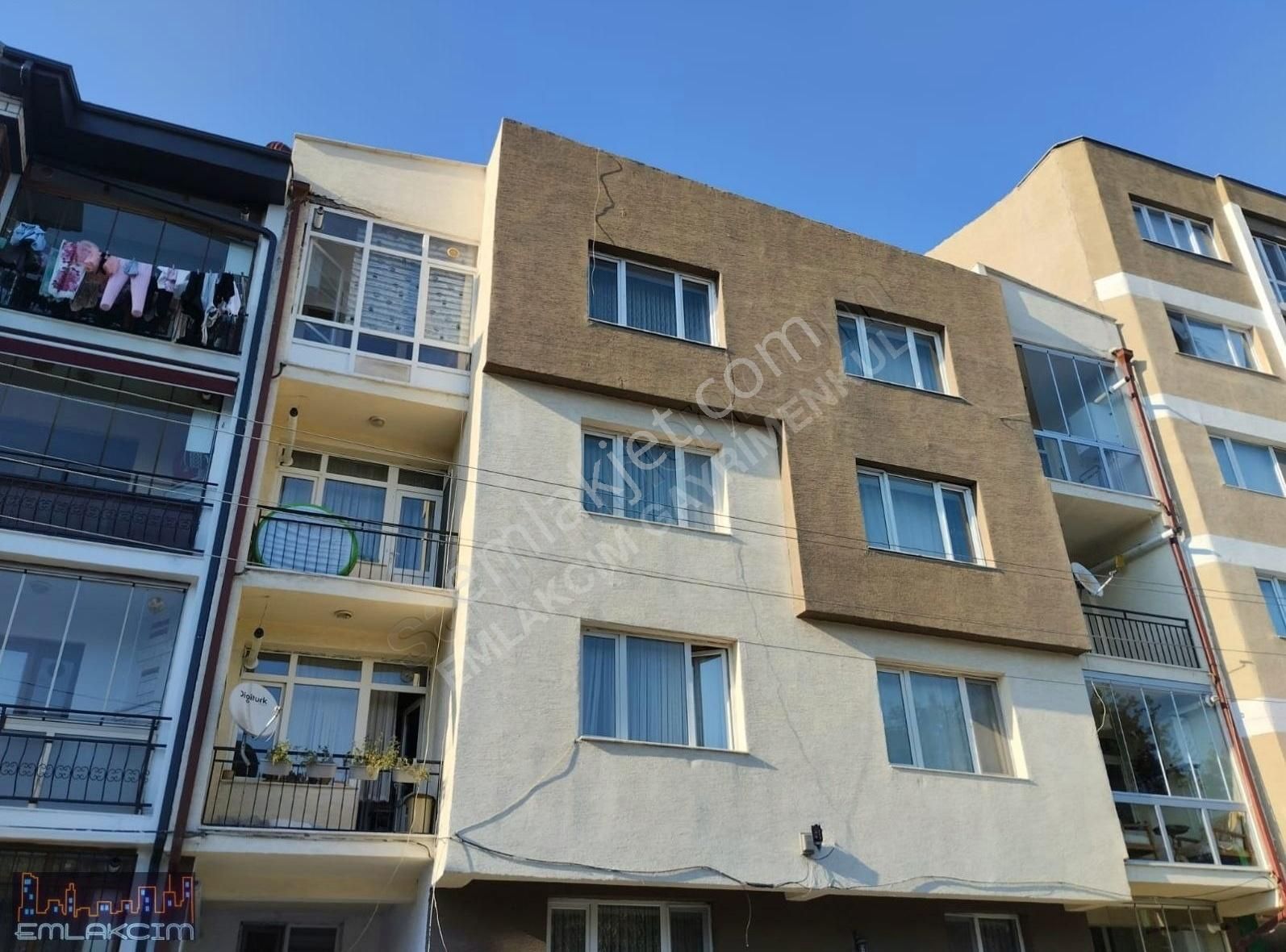 Tepebaşı Şeker Satılık Daire Emlakcımdan Kırım Cad.üzeri 4+1 Dubleks Asansörlü Daire