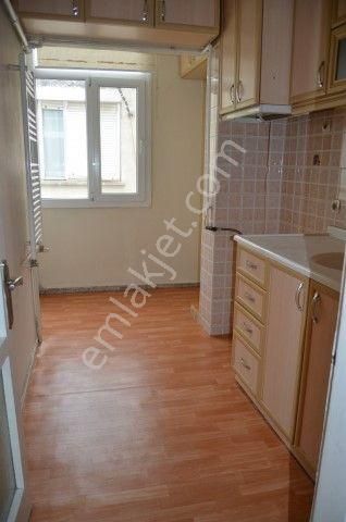 Karşıyaka Aksoy Kiralık Daire Aksoyda Sahile Yürüme Mesafesinde 3+1 Kiralık Daire