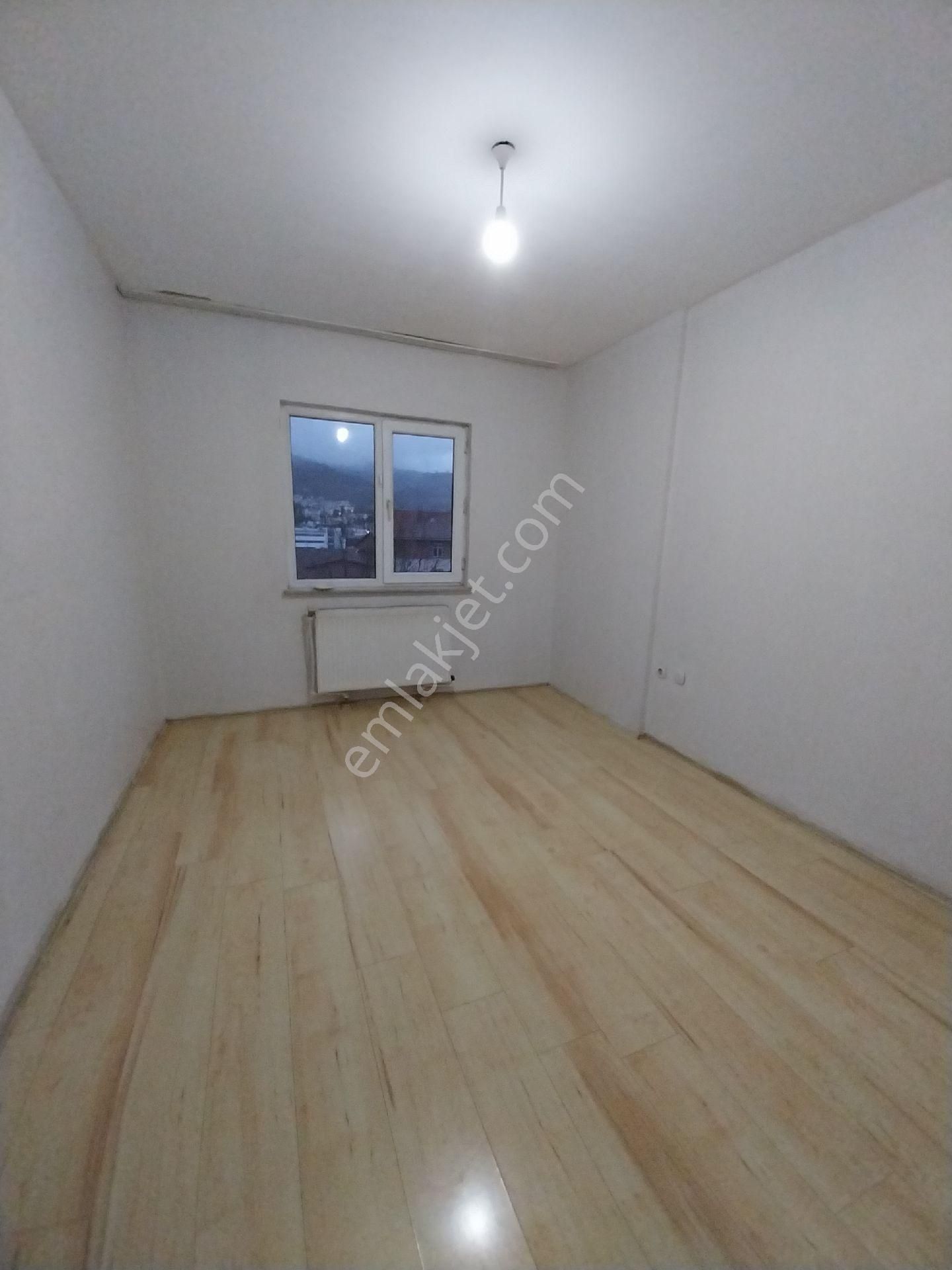 Kocaeli Gölcük Yeni Mahalle Kiralık 2+1 Kalıcı Konut