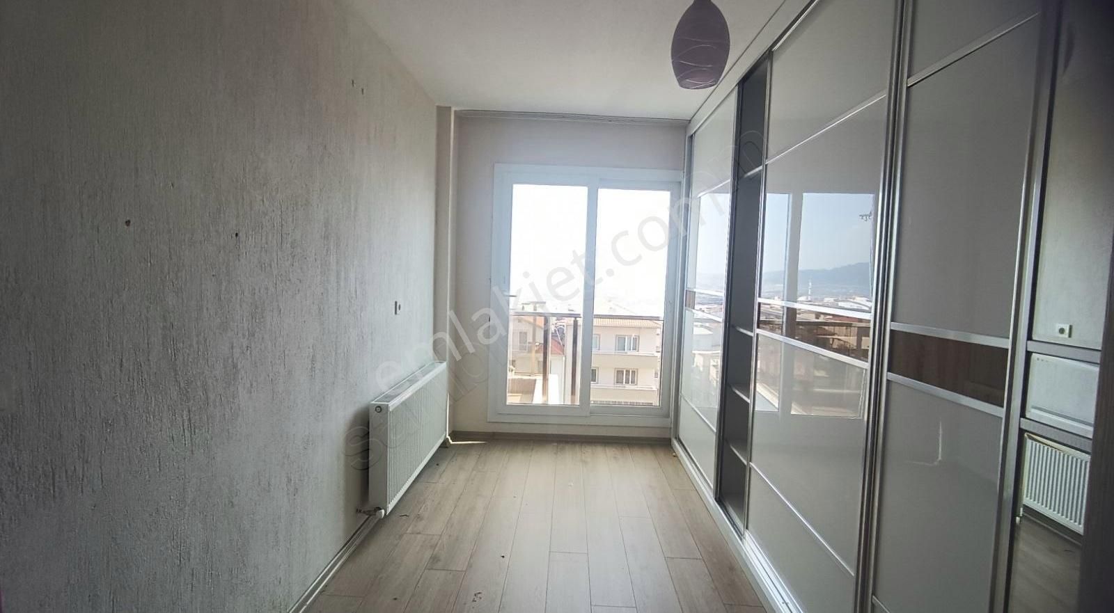 Bornova İnönü Kiralık Daire İci Full Yapılı 3 Cepheli Manzaralı Bakimli 3+1 Kiralik