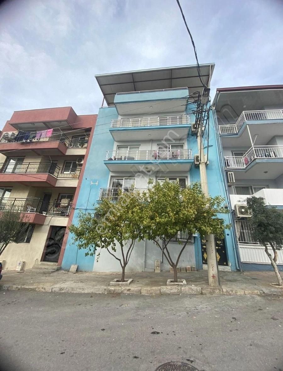 Bayraklı Osmangazi Kiralık Daire Life Gayrimenkul'den Ara Kat Çift Cepheli Geniş Bakımlı 3+1 Dair