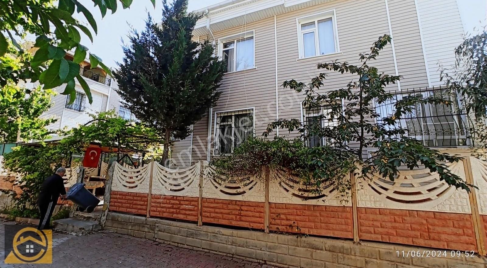 Selçuklu Beyhekim Satılık Villa Ekon'dan Beyhekim Şafak Caddesi Yakın Satılık 5+1 Triplex Villa