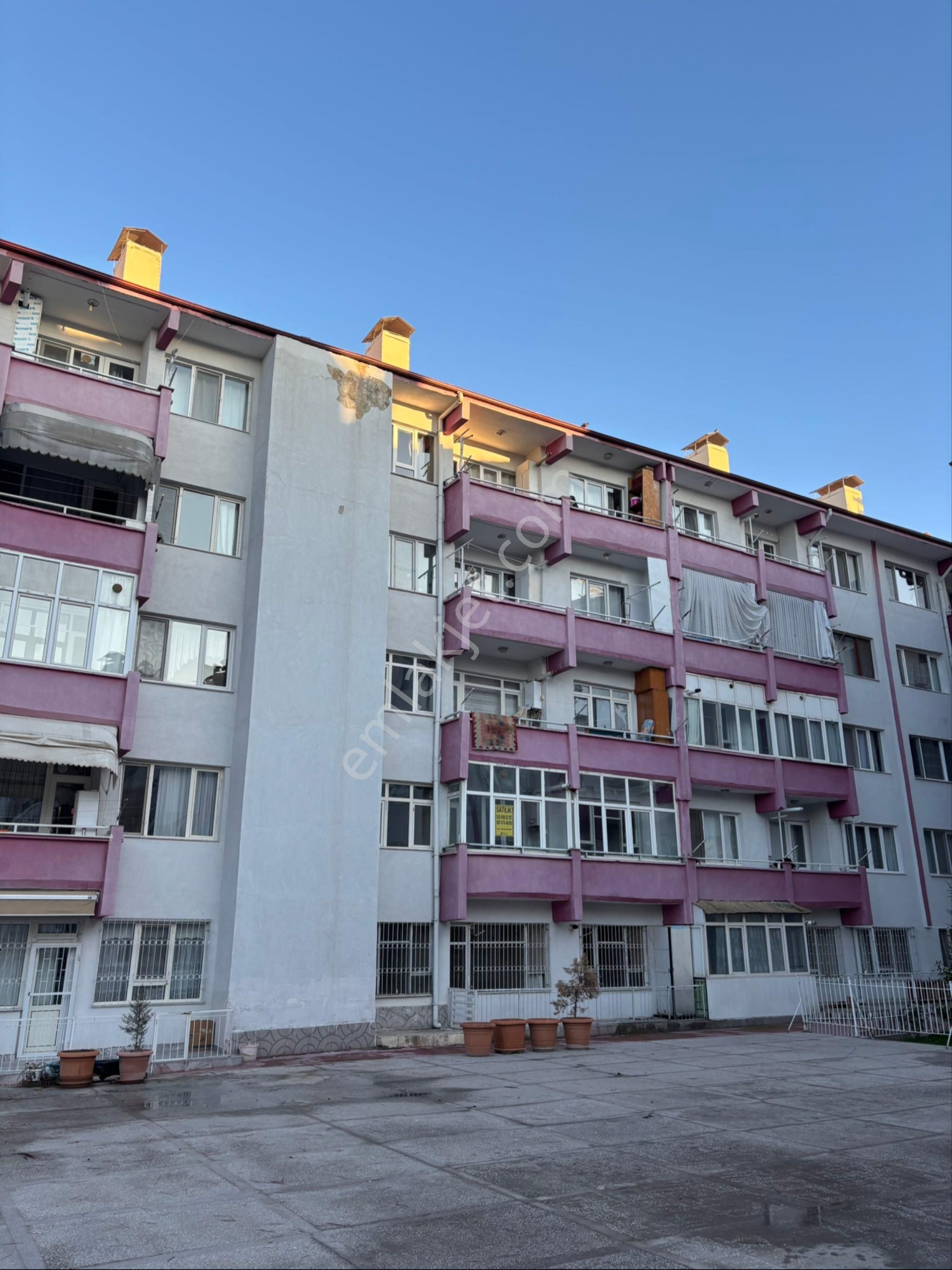 Burdur Merkez Emek Satılık Daire İnal Emlaktan Bahçelievlerde Satılık 3+1 120 M2 Daire