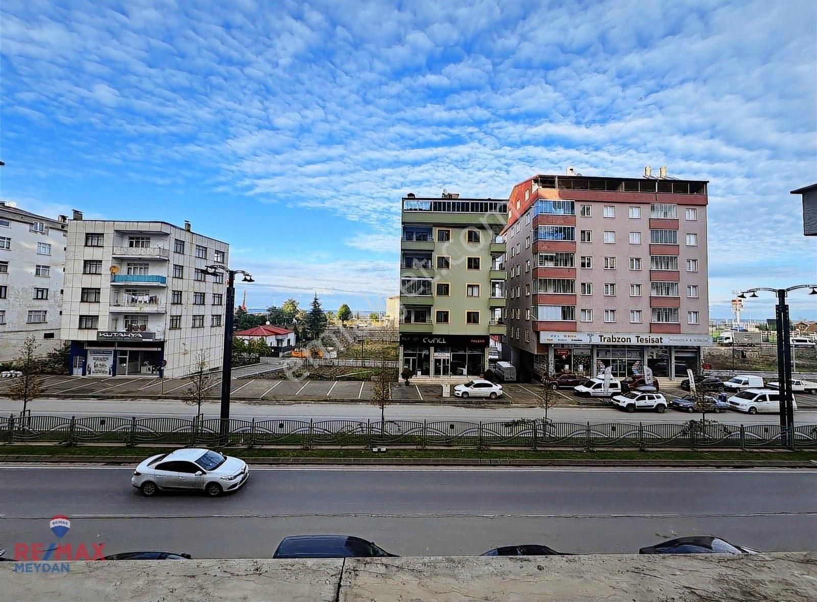 Yomra Sancak Satılık Daire Yomra Kaşüstü Yolu Üzerinde, Site İçinde, Kapalı Otapark