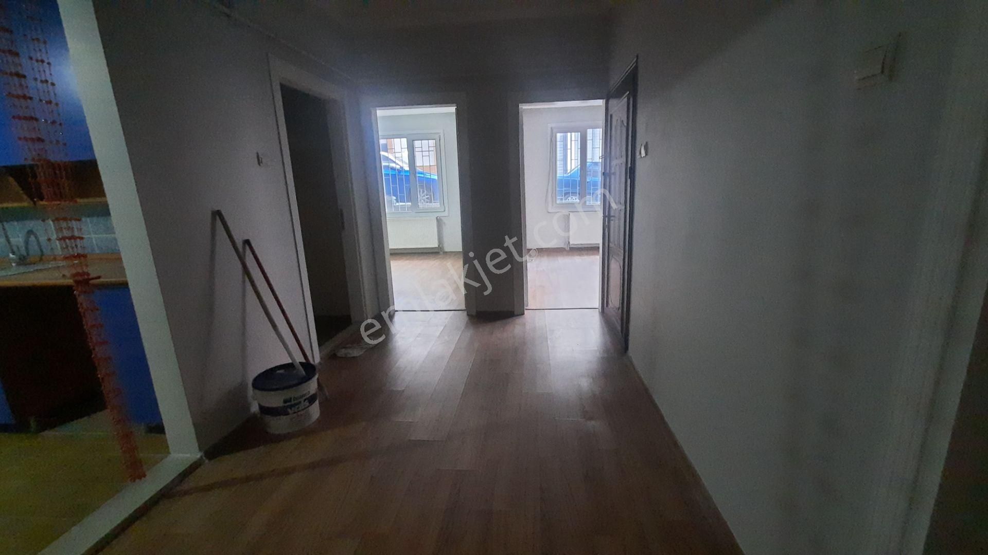 Üsküdar Cumhuriyet Kiralık Daire Libadiye Caddesine 1 Dak.mesafede 3+1 Giriş Kat