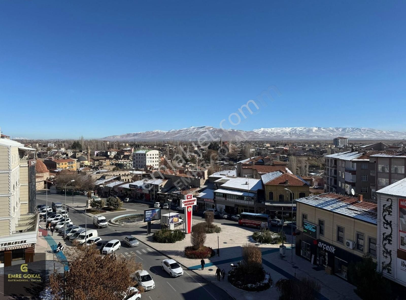 Niğde Bor Satılık Bina E.gökal Bor Merkezde İş Bankası Y.4 Katlı Otel Binası Ve Dükkan