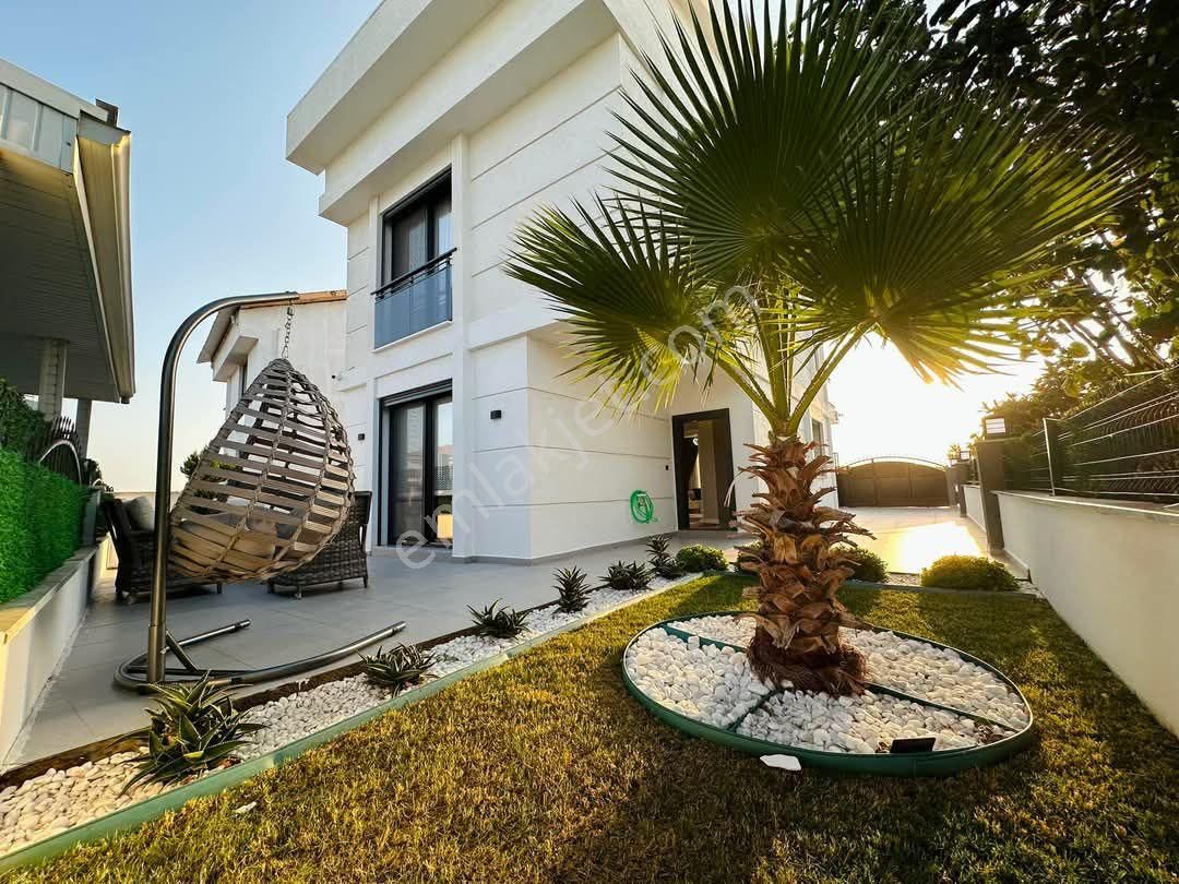 Didim Efeler Satılık Villa Didim'de Tam Müstakil Havuzlu 4+1 Villa ( Full Eşyalı)