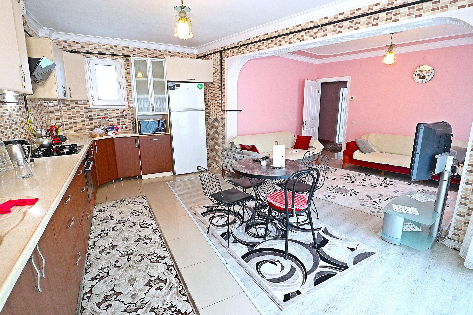 Deniz Manzaralı 200 M2 10 Yaşında Asansörlü,otoparklı Arakat Köşe Geniş Daire - Görsel 8