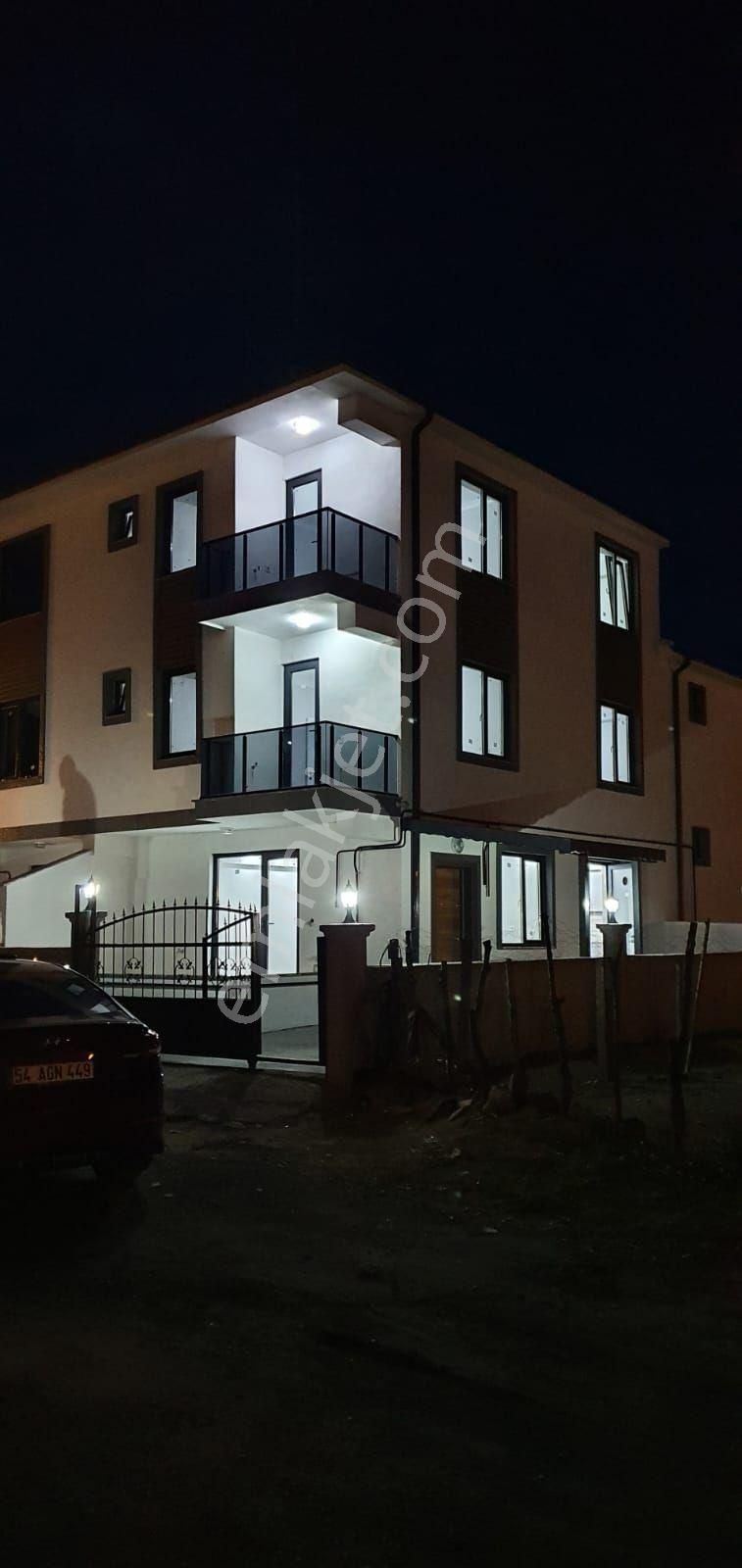 Karasu Aziziye Satılık Villa Marjinal-otantik-cazip Fiyat Sahibinden Tripleks 4+1 Villa