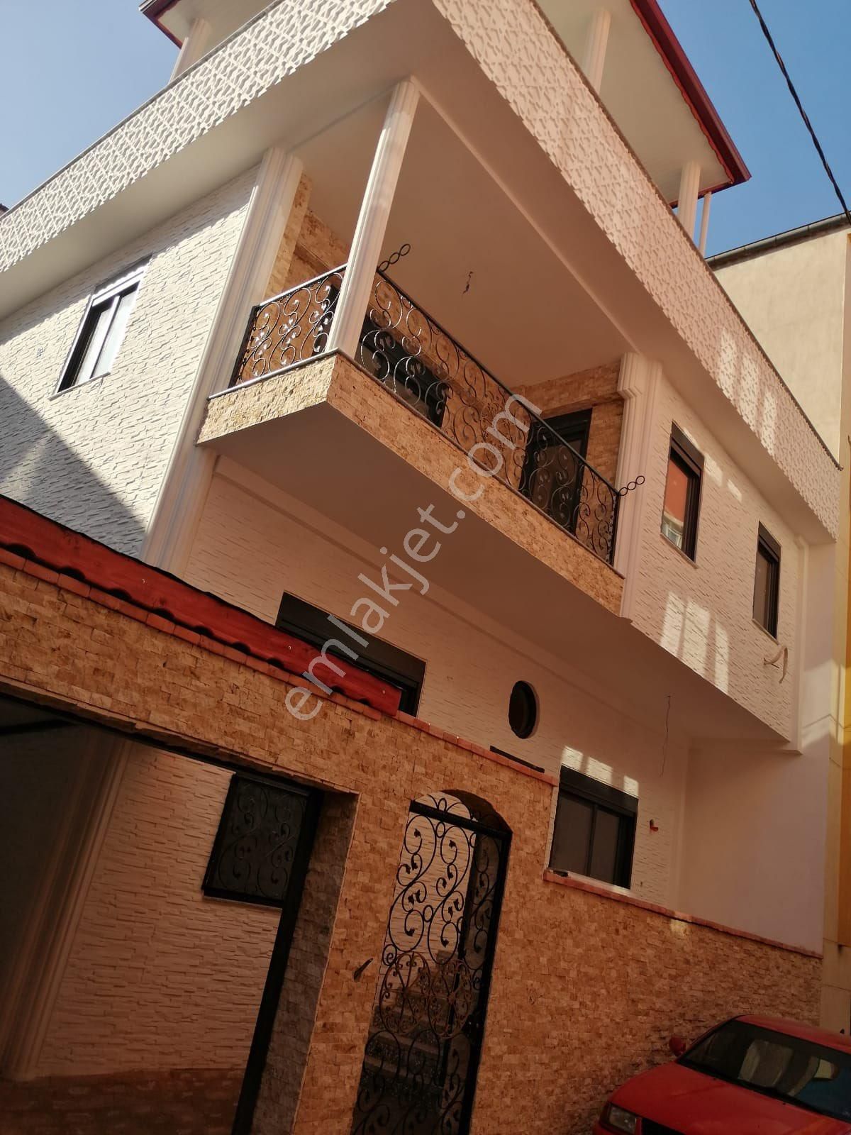 Pamukkale İstiklal Satılık Villa Denizli İstiklalde 270m2 5+1 Panjurlu Garajlı Çift Mutfaklı 3 Banyolu Kapalı Teraslı Triblex Villa