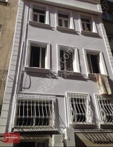 Beyoğlu Kamer Hatun Satılık Bina Beyoğlu Ömer Hayyam'da Otel Olmaya Müsait 4 Katlı Satılık Bina