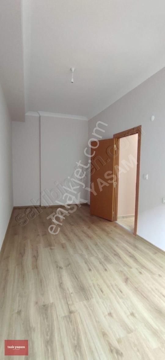 Pendik Batı Satılık Daire Pendik Batı'da Sahile 1dk Cadde Üzeri Premium Satılık 4+1 Daire