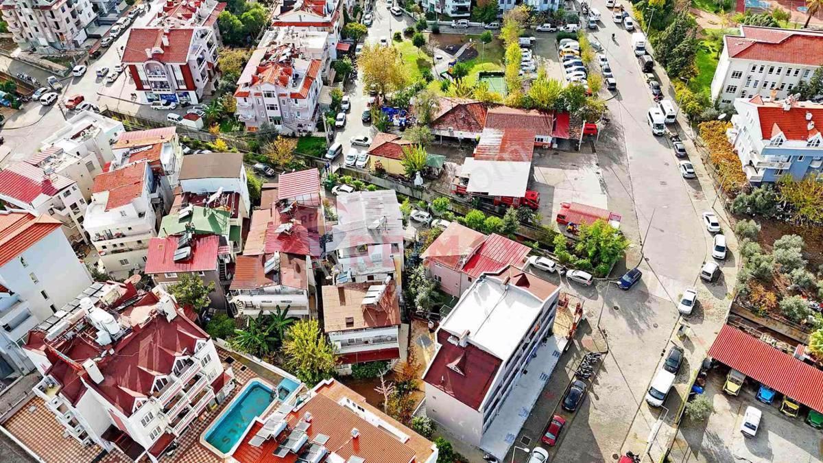 Marmaris Kemeraltı Satılık Daire Marmaris'te Denize Çok Yakın 3+1 Satılık İkiz Tribleks Ev