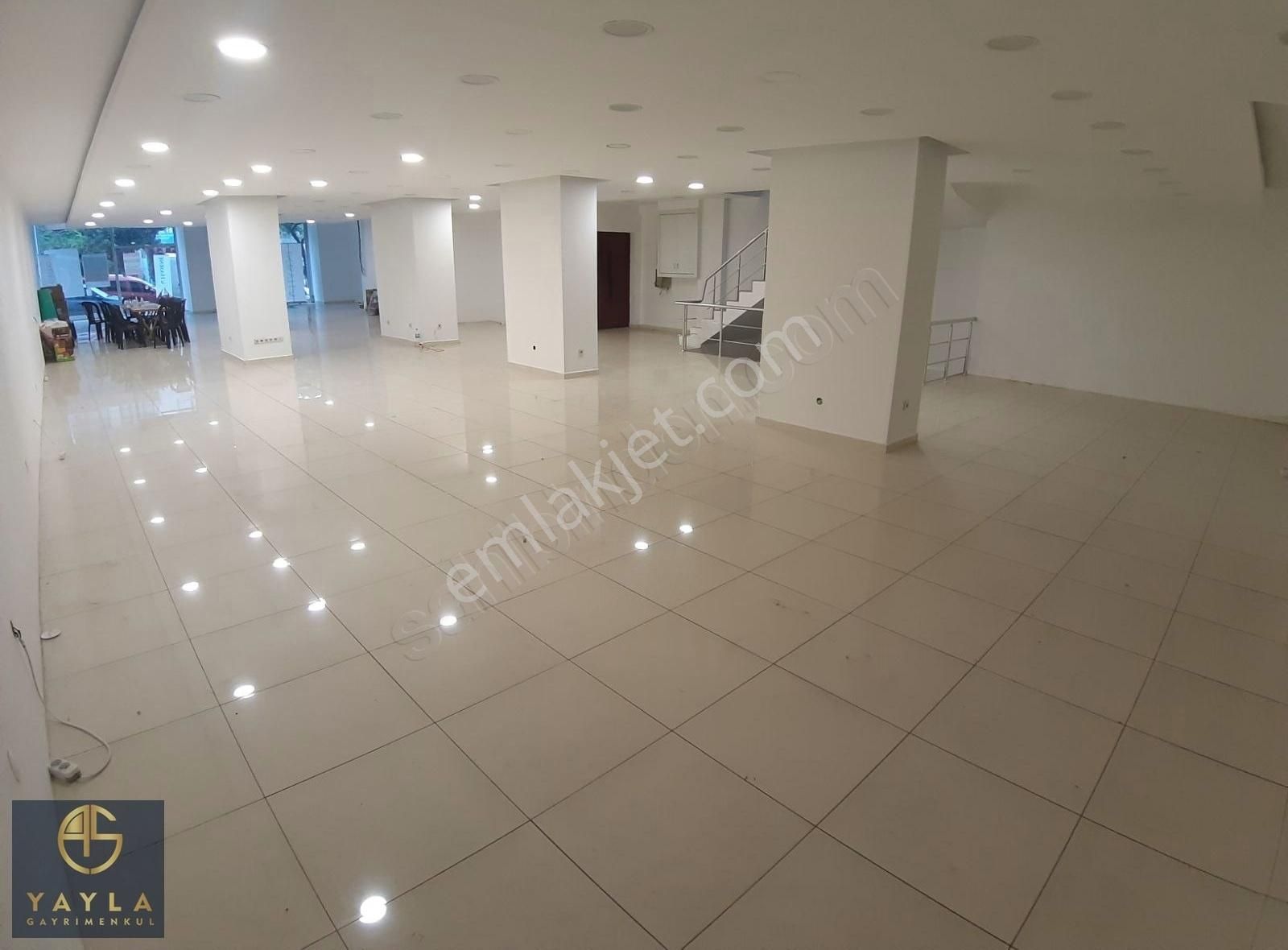 İlkadım Pazar Kiralık Dükkan & Mağaza Yayla Gayrımenkuldn Ilkadım Bulvara Cephe Kıralık Dükkan 800 M²