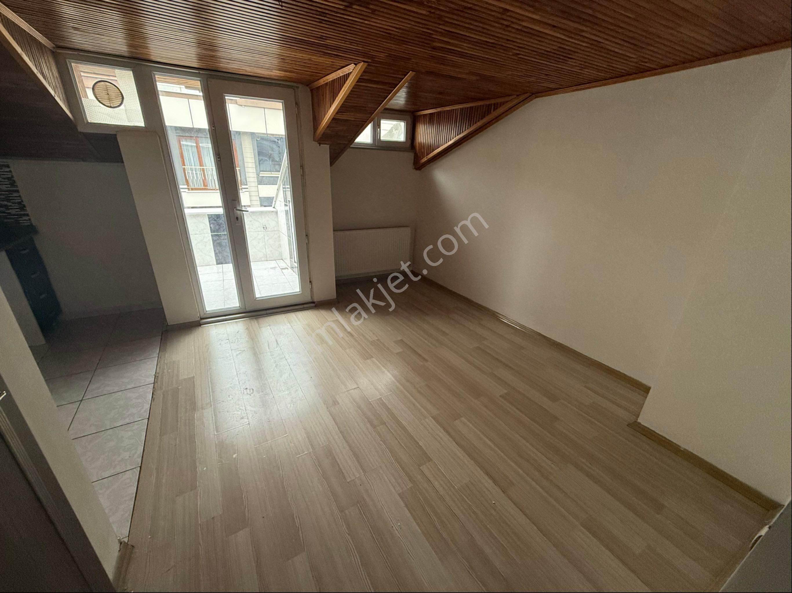 İstanbul Küçükçekmece Kiralık Daire Onur Mobilya Yanı 2+2 Teraslı Dublex Daire