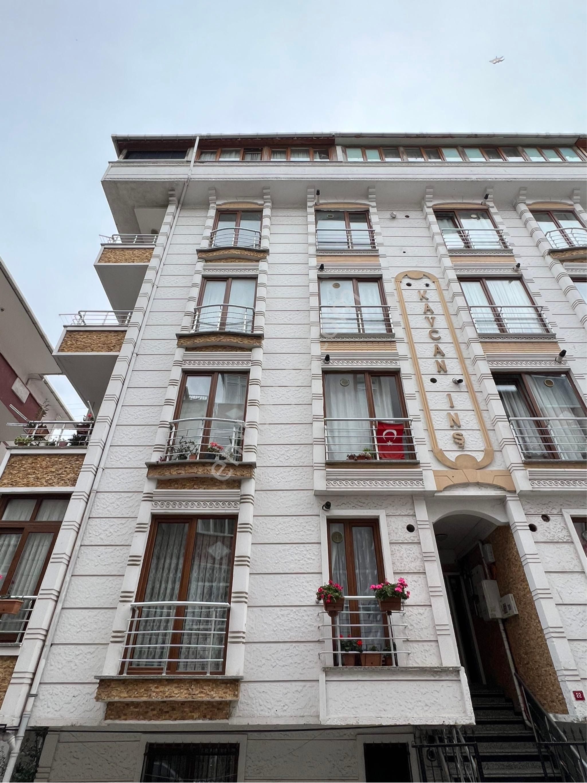 Avcılar Gümüşpala Kiralık Daire Sezgin Emlaktan 2+1 90 M2 7 Yıllık 3.kat