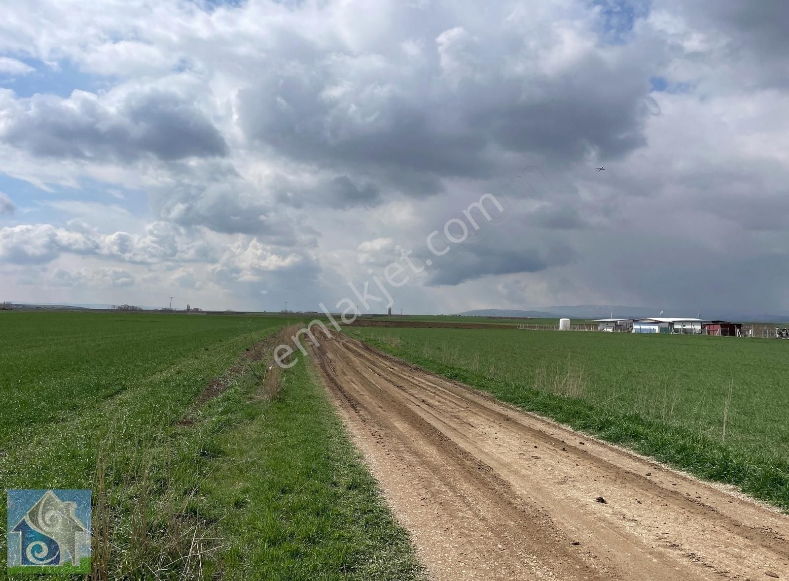 Gölbaşı Hacımuratlı Satılık Tarla Gölbaşı Hacımuratlı Da Elektrik Suyu Mevcut 490 M2 Hobi Bahçesi