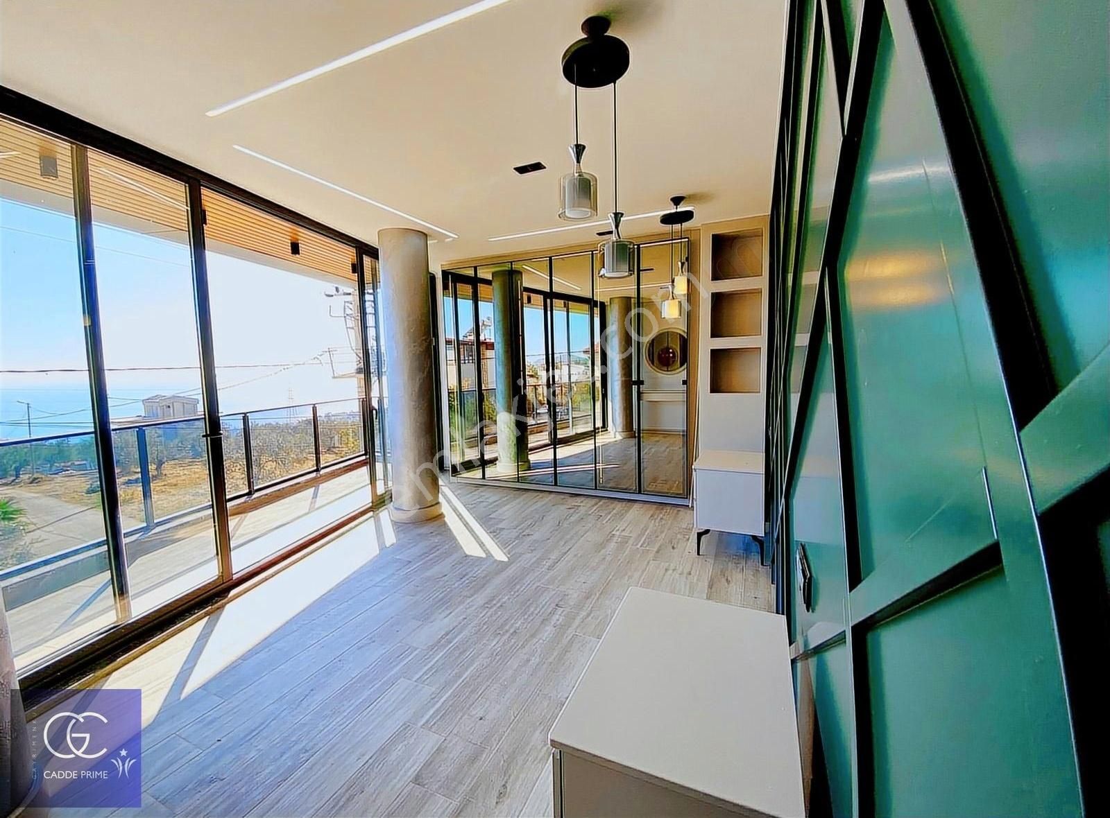 Cadde'den Tasarımına Hayran Kalacağınız Deniz Manzaralı 4+1villa - Görsel 5