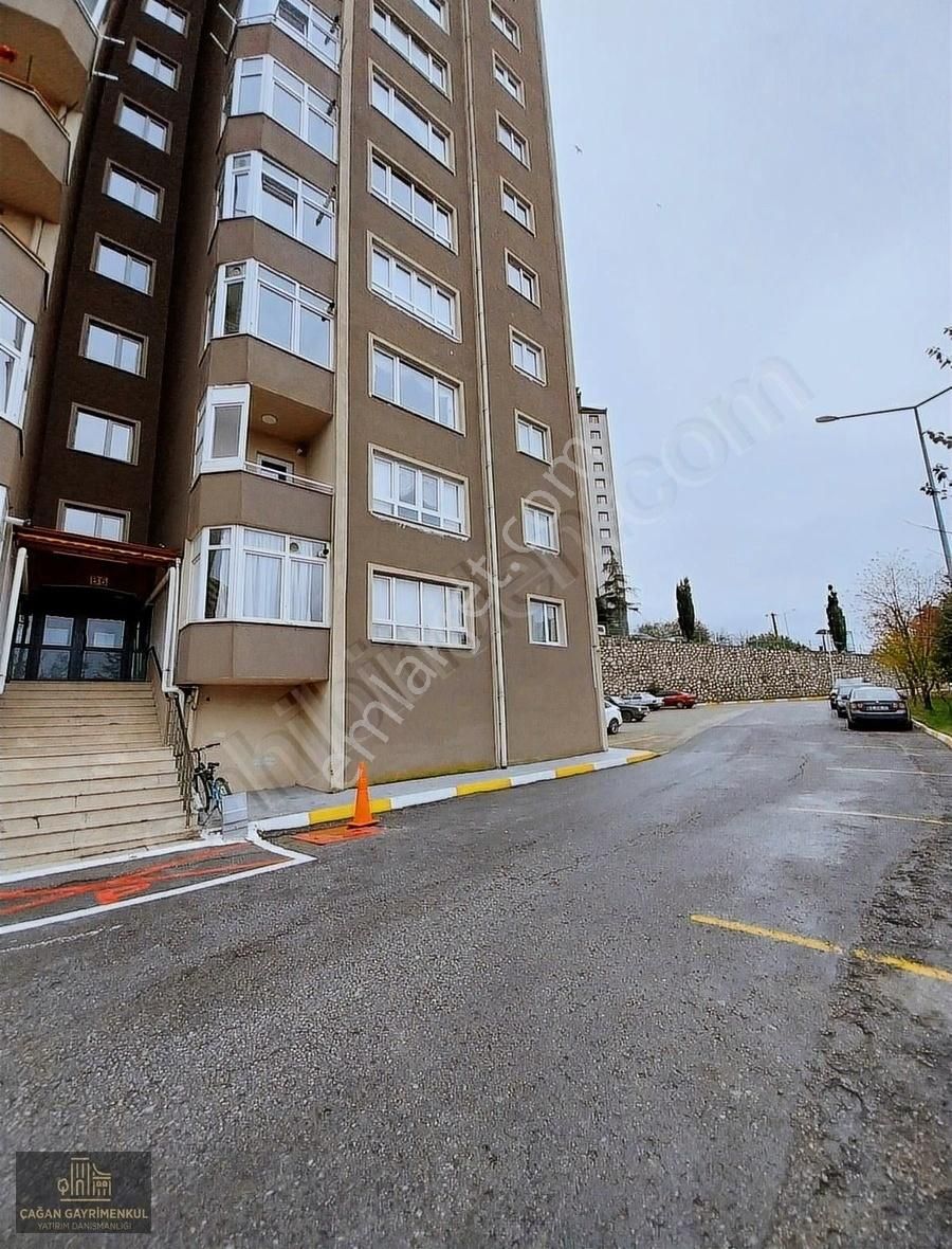 İzmit Erenler Kiralık Daire Çağan Gayrimenkulden Akçakoca Konutlarında 3+1 Kiralık Arakat