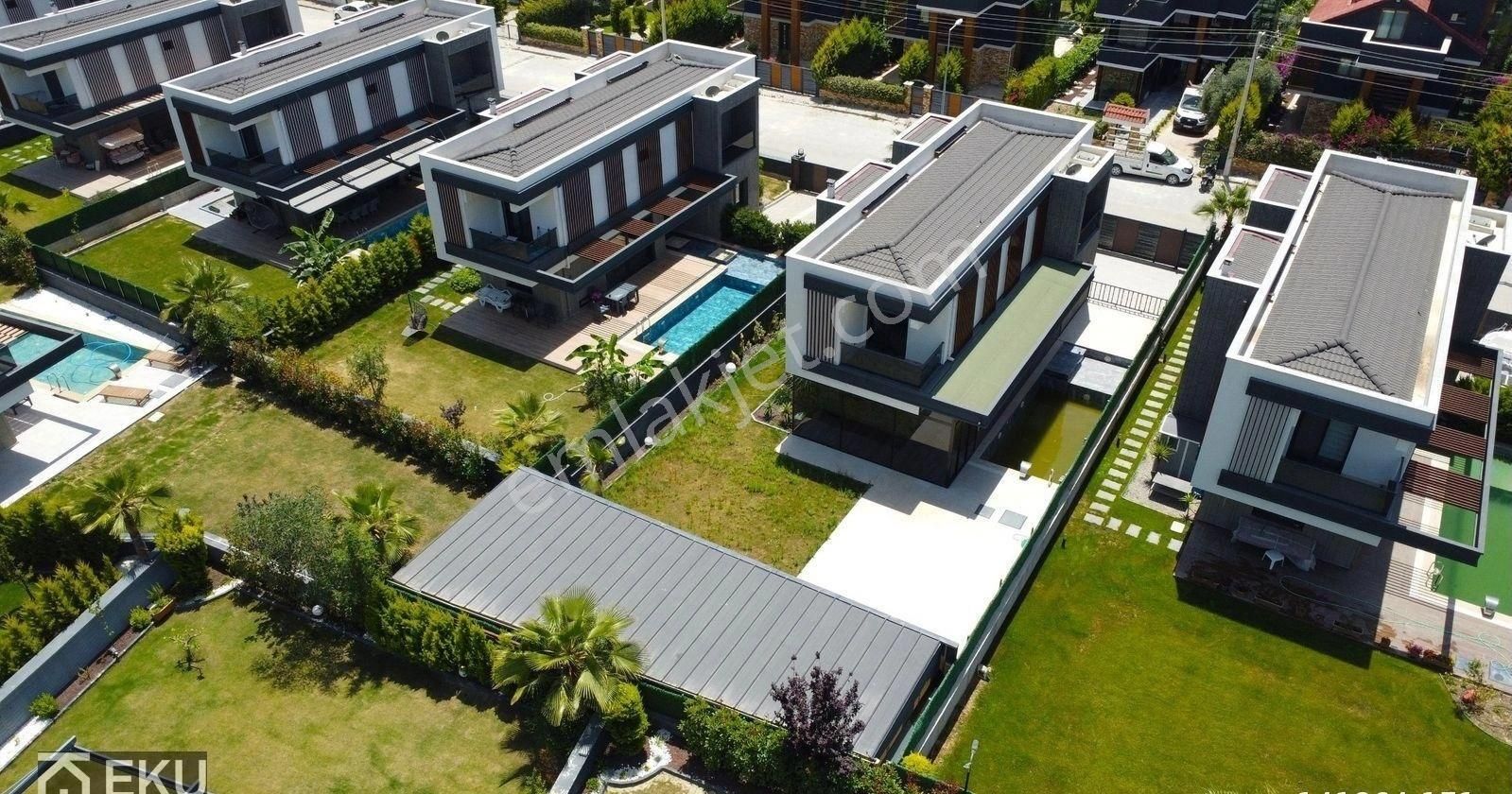 Kuşadası Değirmendere Satılık Villa Kuşadası Merkezde Özel Tasarım Müstakil 4+1 Özel Havuzlu Villa