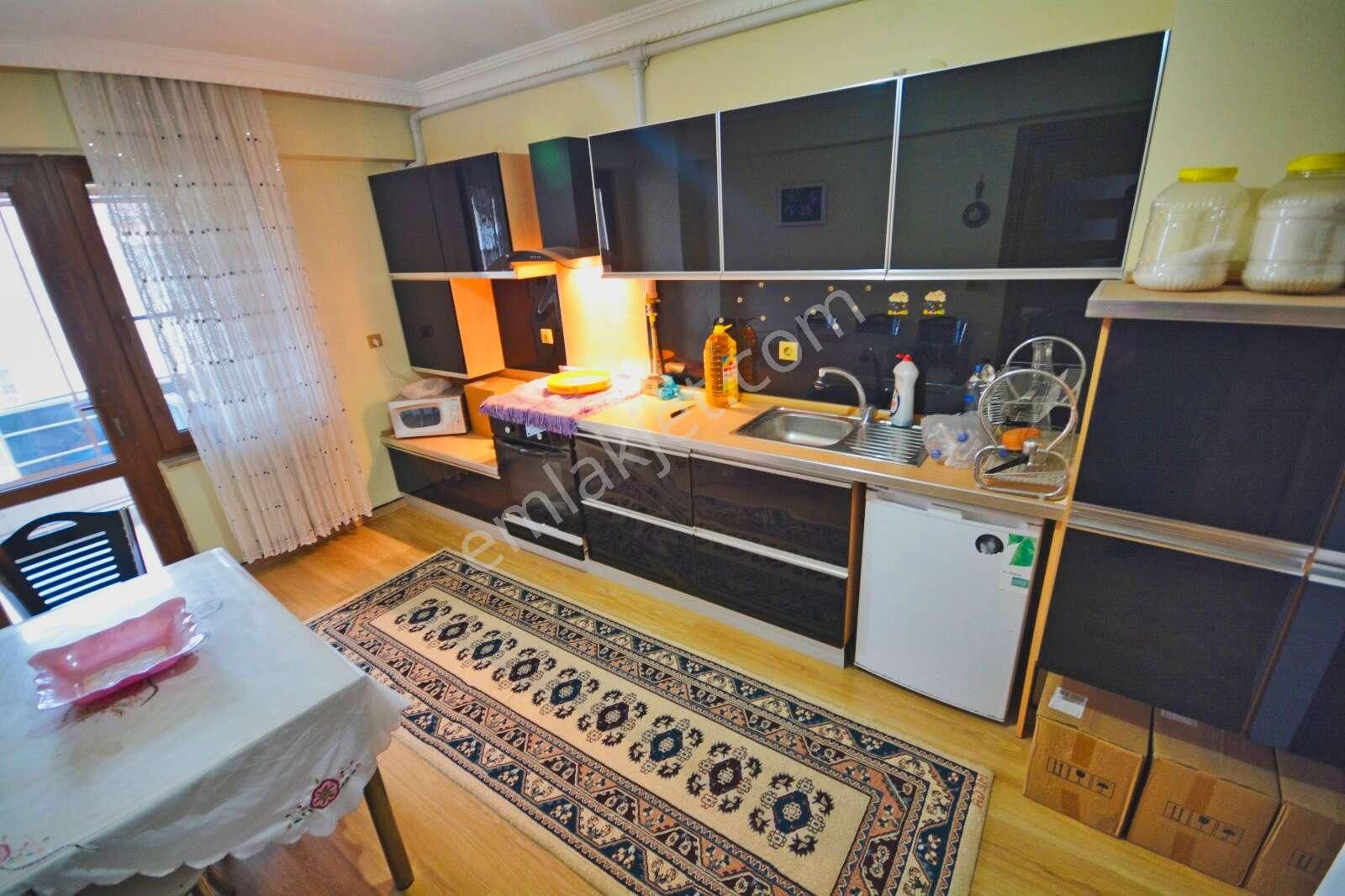 Edremit Akçay Satılık Daire 🏡🏡aktiften Akçay'da Satılık Denize 300mt Çift Mutfaklı 5+2devasa Dublex