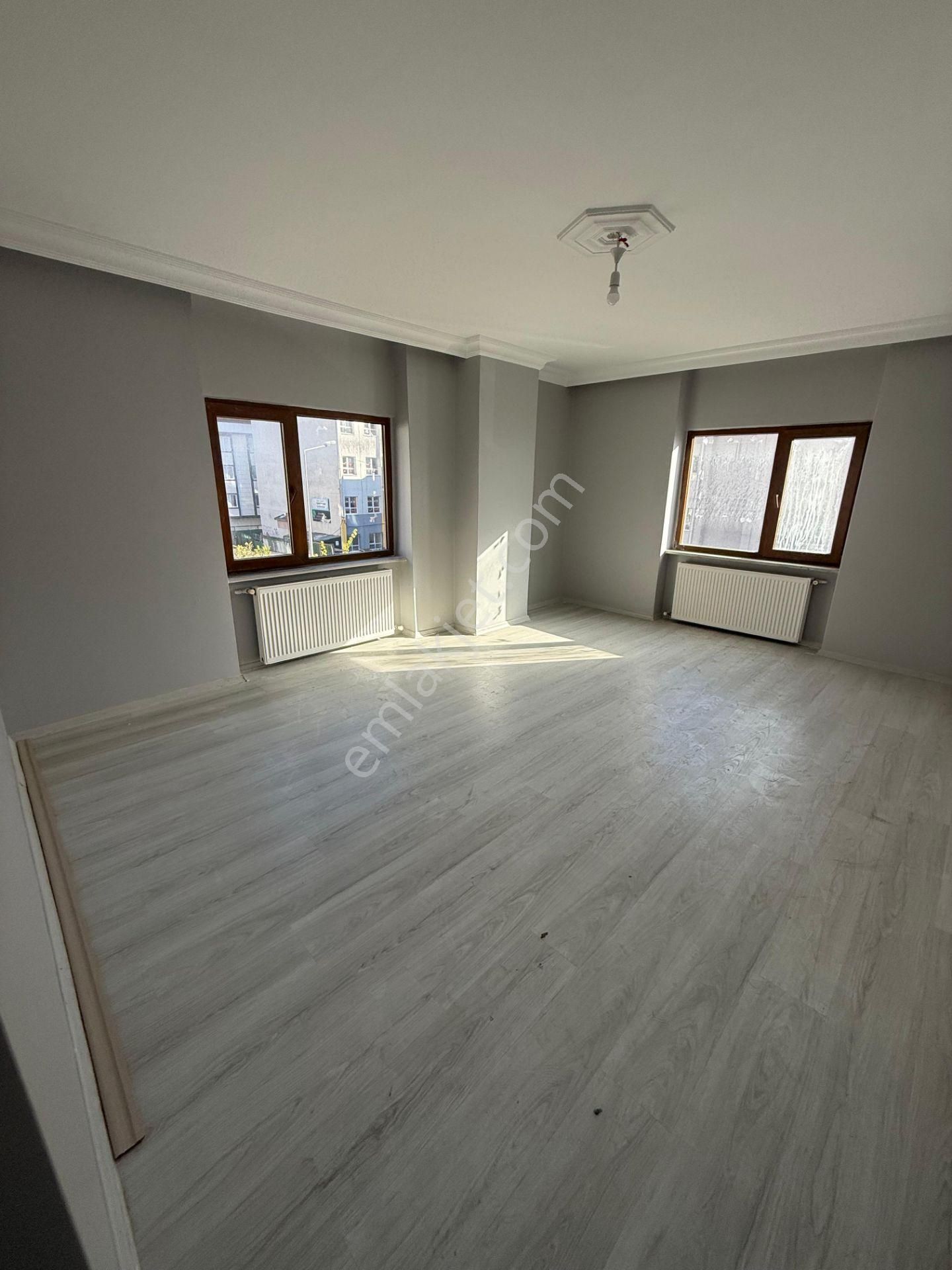 Sultangazi İsmetpaşa Satılık Daire Üç Kardeşler'den İsmetpaşa Mh Satlık 2+1 95m² Arakat Daire