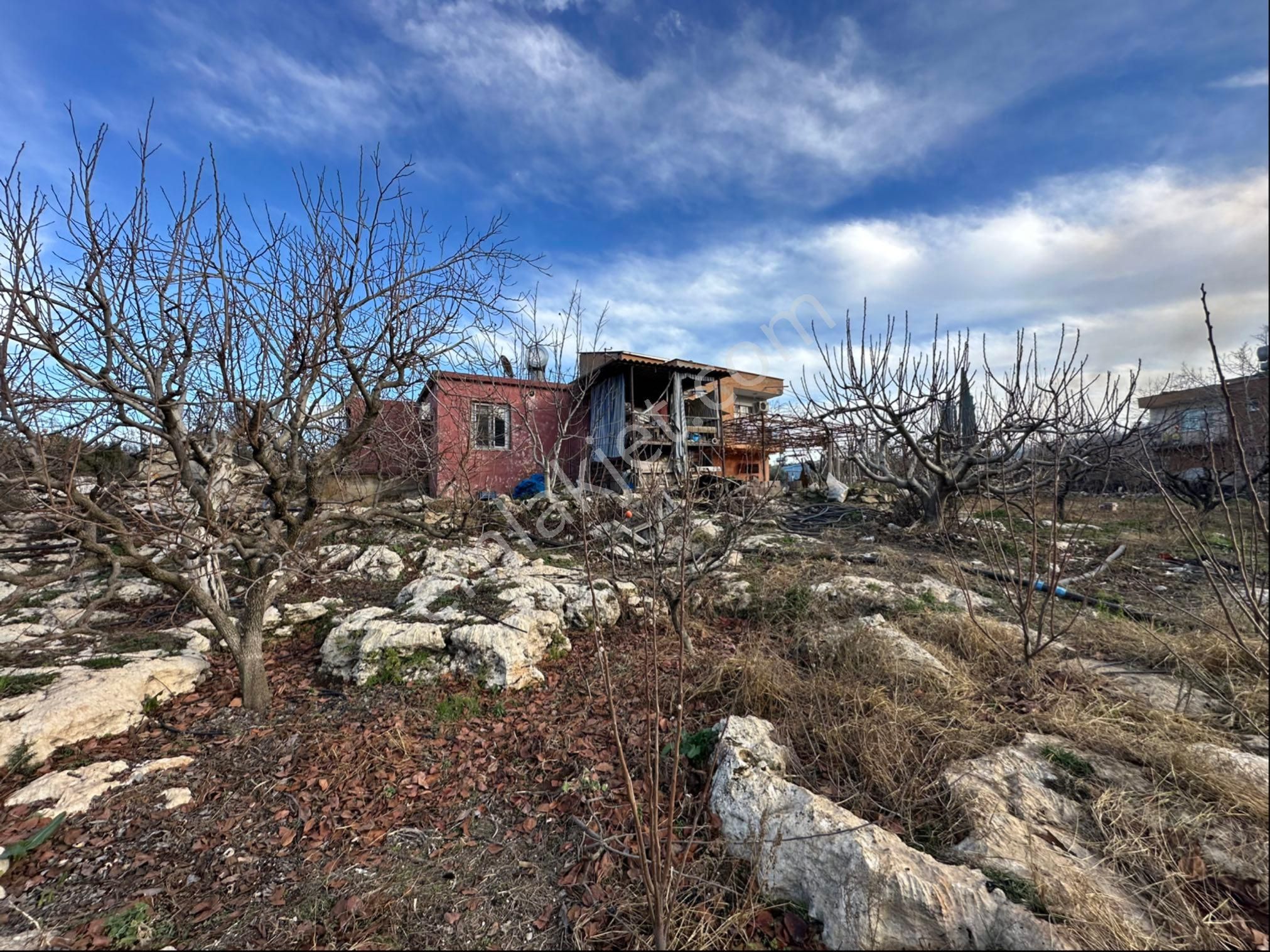 Toroslar Doruklu Satılık Tarla Vip Ezpertiz’den Doruklu’da 1860 M2 Tarla Ve 2 Bina