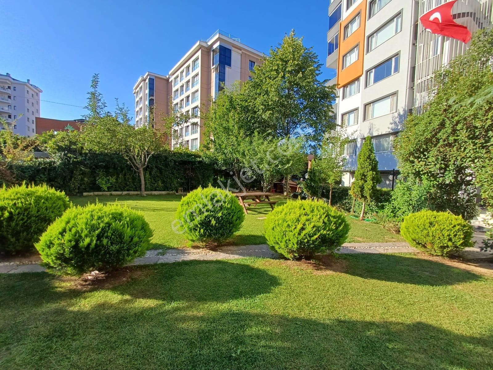 Ümraniye Aşağı Dudullu Satılık Daire Ümraniye Aşağı Dudullu Yeşil Konaklar Sitesi Satılık 3+1 Daire