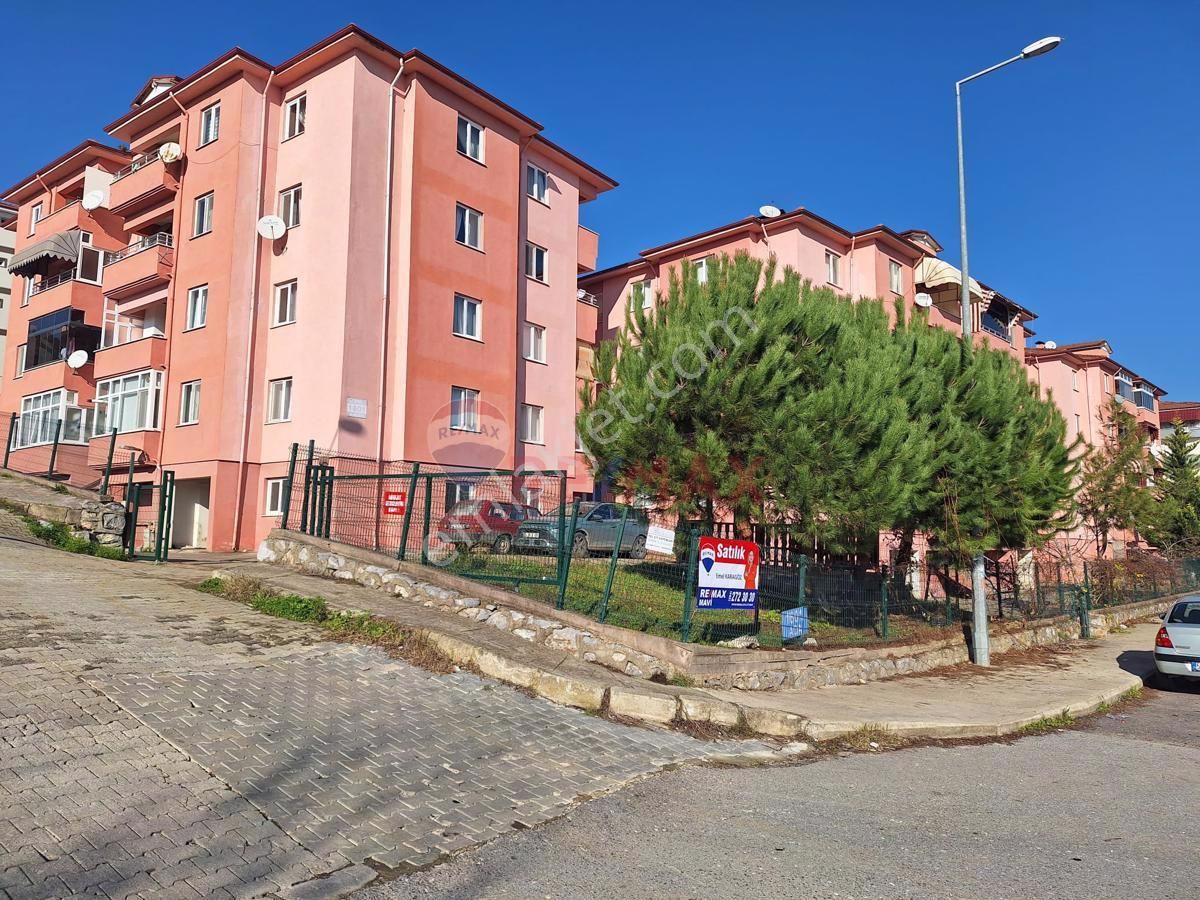 Adapazarı 15 Temmuz Camili Satılık Daire Camili Tekinevler Sitesi'nde 3+1 Asansörlü Daire