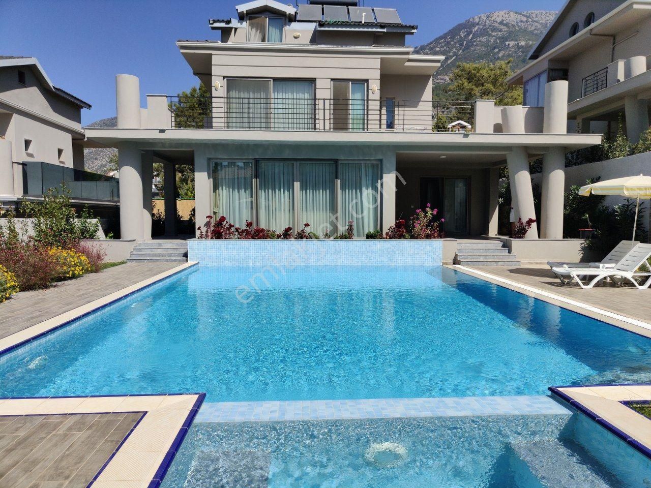 Fethiye Ölüdeniz Satılık Villa Ovacık'ta Satılık 3 Yatak Odalı Full Eşyalı Modern Villa