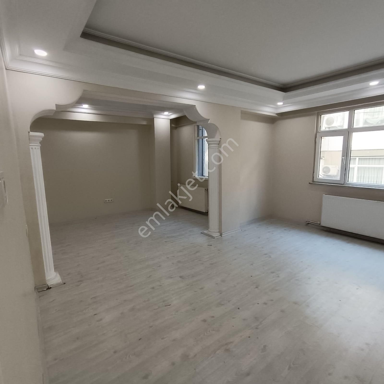 Bayrampaşa Terazidere Kiralık Daire Bayrampaşa Terazidere 2+1 90 M2 Yüksek Giriş Kombi Petek Parke Kapalı Balkon