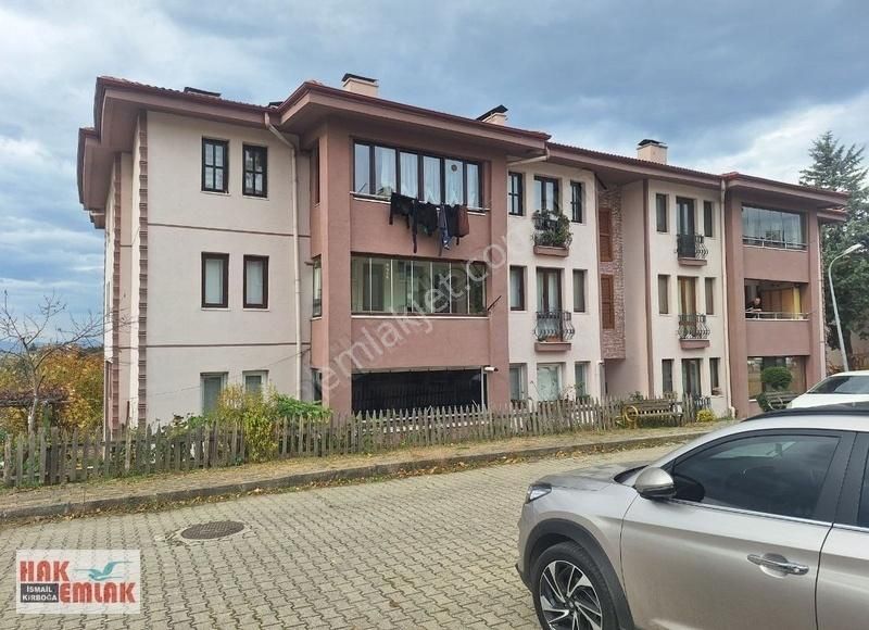 Düzce Merkez Çamlıevler Kiralık Daire Hak Emlak'tan 2.bölgede Çamlıevler Mah.de Kiralık 3+1 Daire