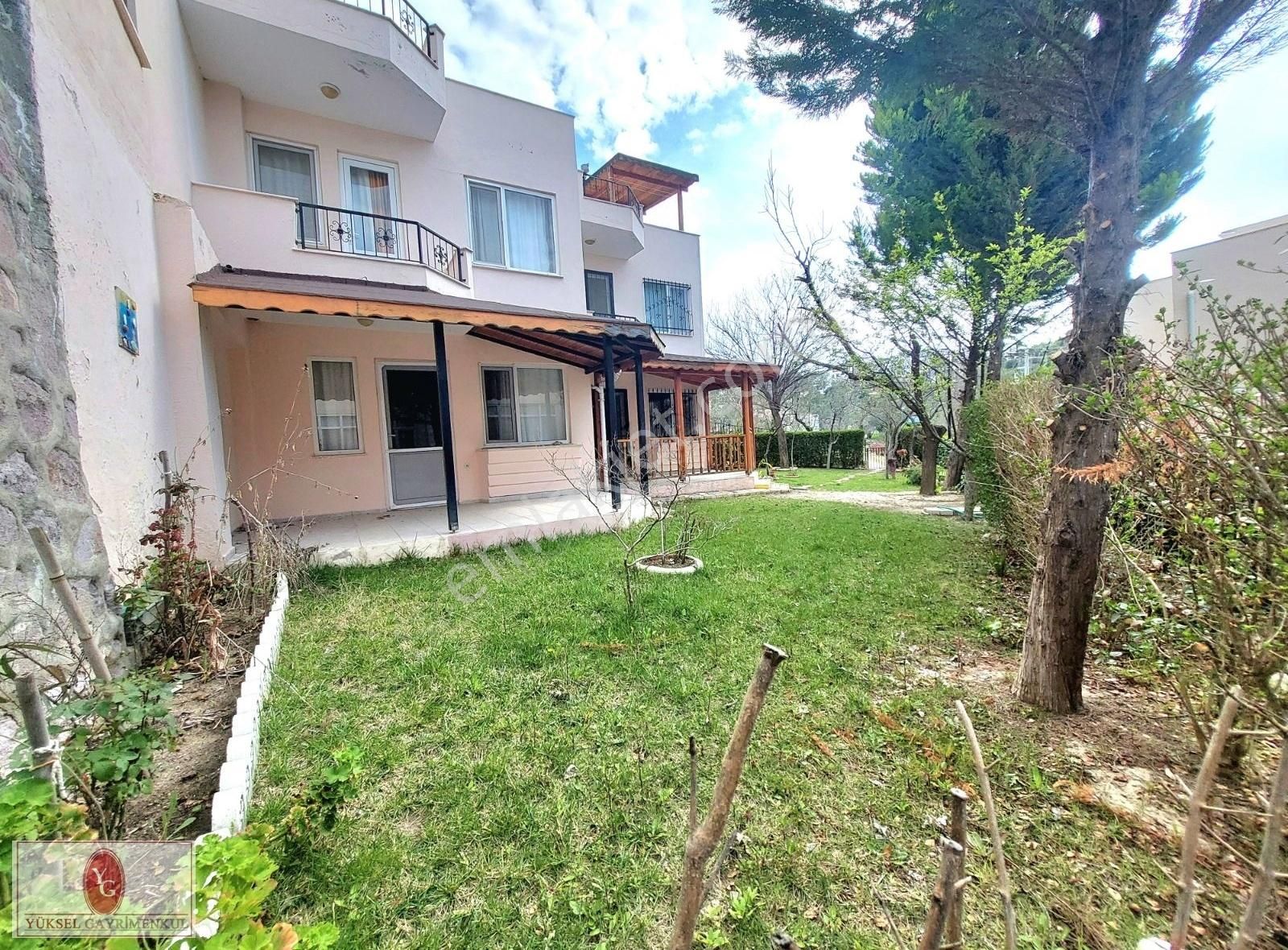 Burhaniye Pelitköy Satılık Villa Yüksel Den Pelitköyde Muhteşem Koy Da Satılık 3+1 Temiz Villa