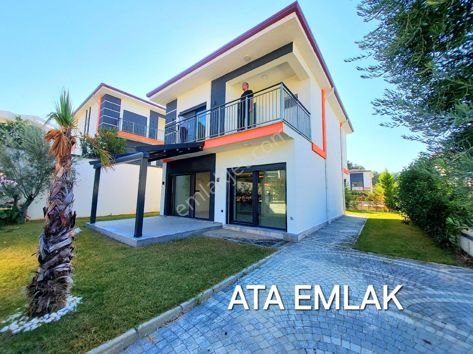 Kuşadası Davutlar Satılık Villa Kuşadasında Havuzlu Sitede Tek Müstakil Özel Otoparklı Sıfır Villa