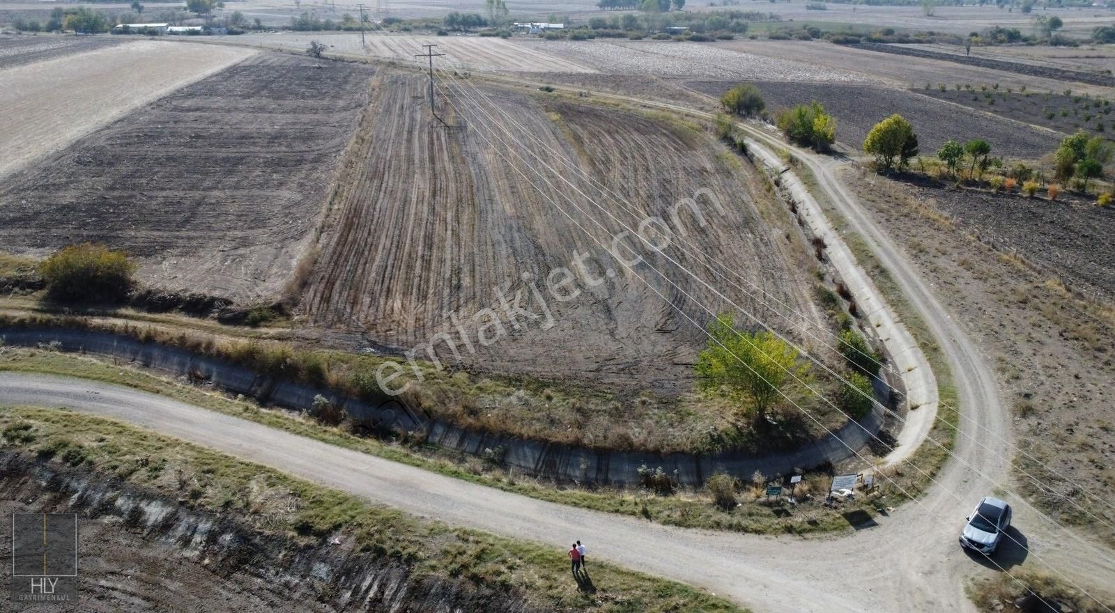 Altıeylül Atköy Satılık Tarla Hly Gayrimenkul'den At Köyde 7000 Metrekare Satılık Tarla