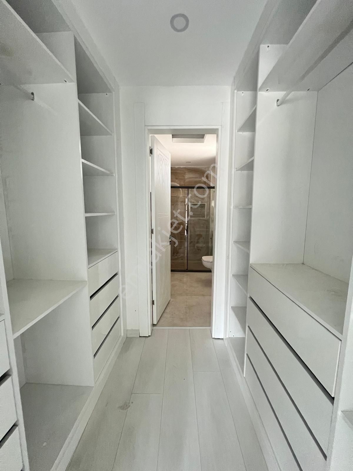 Fatma Ülken Gayrimenkul'den Erkilet General Emir Mahallesi'nde Lüks Satılık Villa - Görsel 2