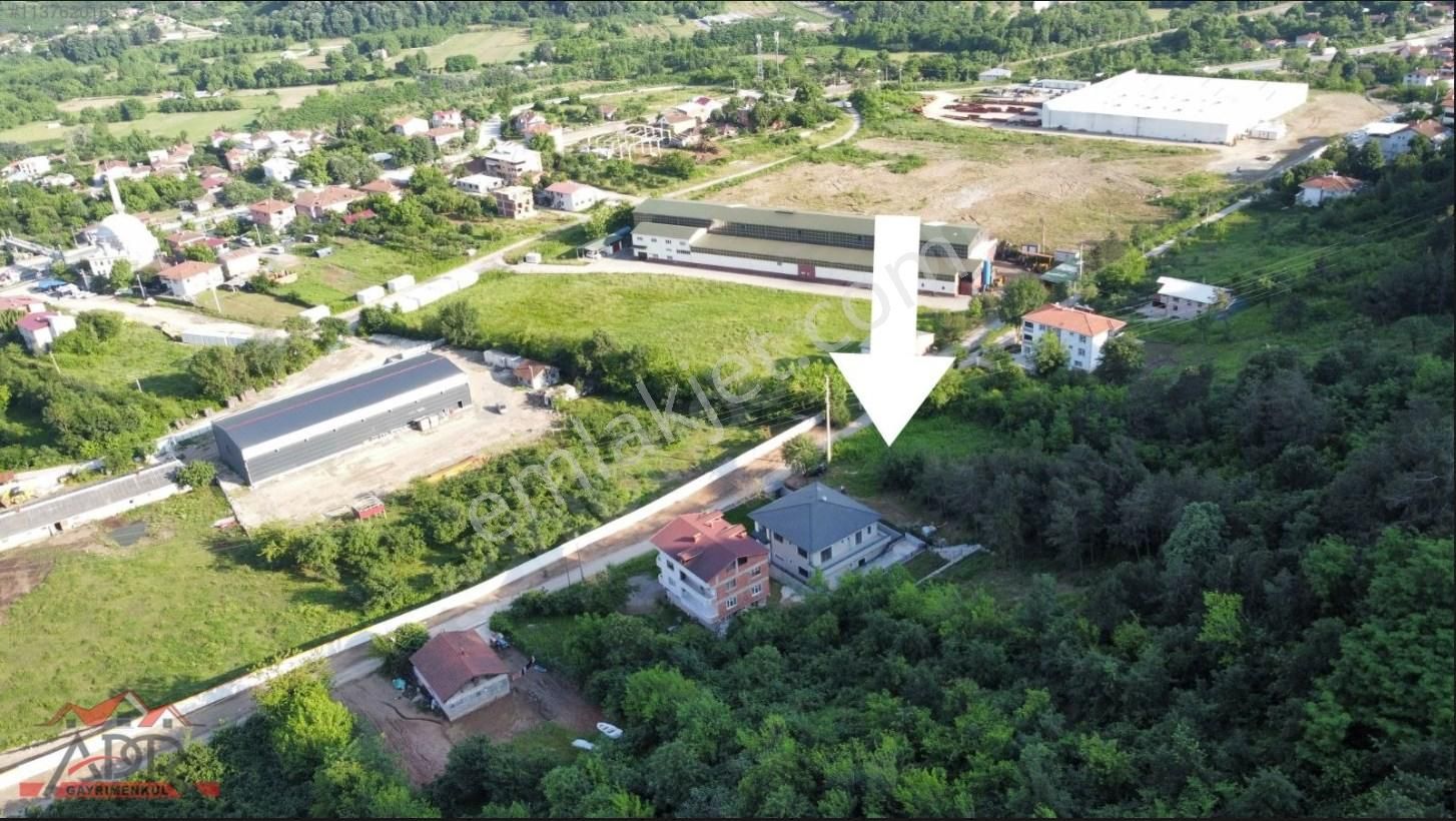 Sakarya Geyve Satılık Konut+Ticaret Alanı Sakarya Geyve Karaçam Mh 2040 M2 4villa Veya 10 Adet Ticari - Konut İmarlı