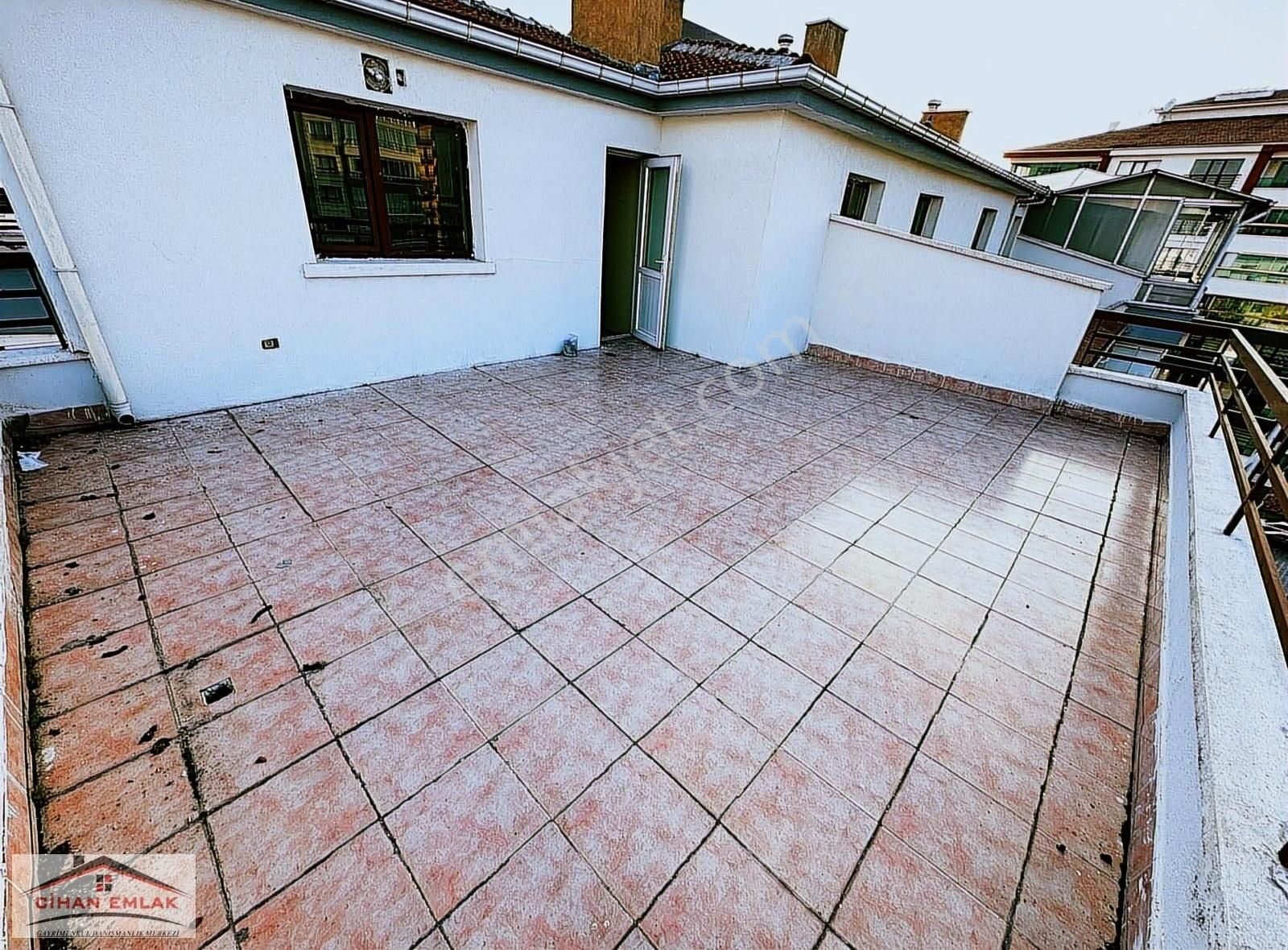 Cihandan Geniş Aileye Uygun Çift Girişli 5+2 Ankara Manzaralı - Görsel 8