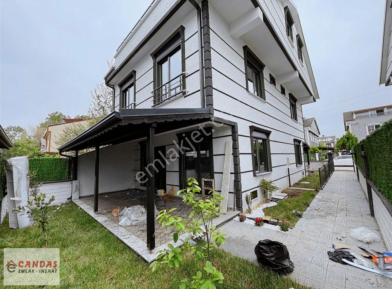 Kocaali Yalı Satılık Villa 3+1 Yalı'da Panjurlu Hamamlı Verandalı Hobby Bahceli Villa