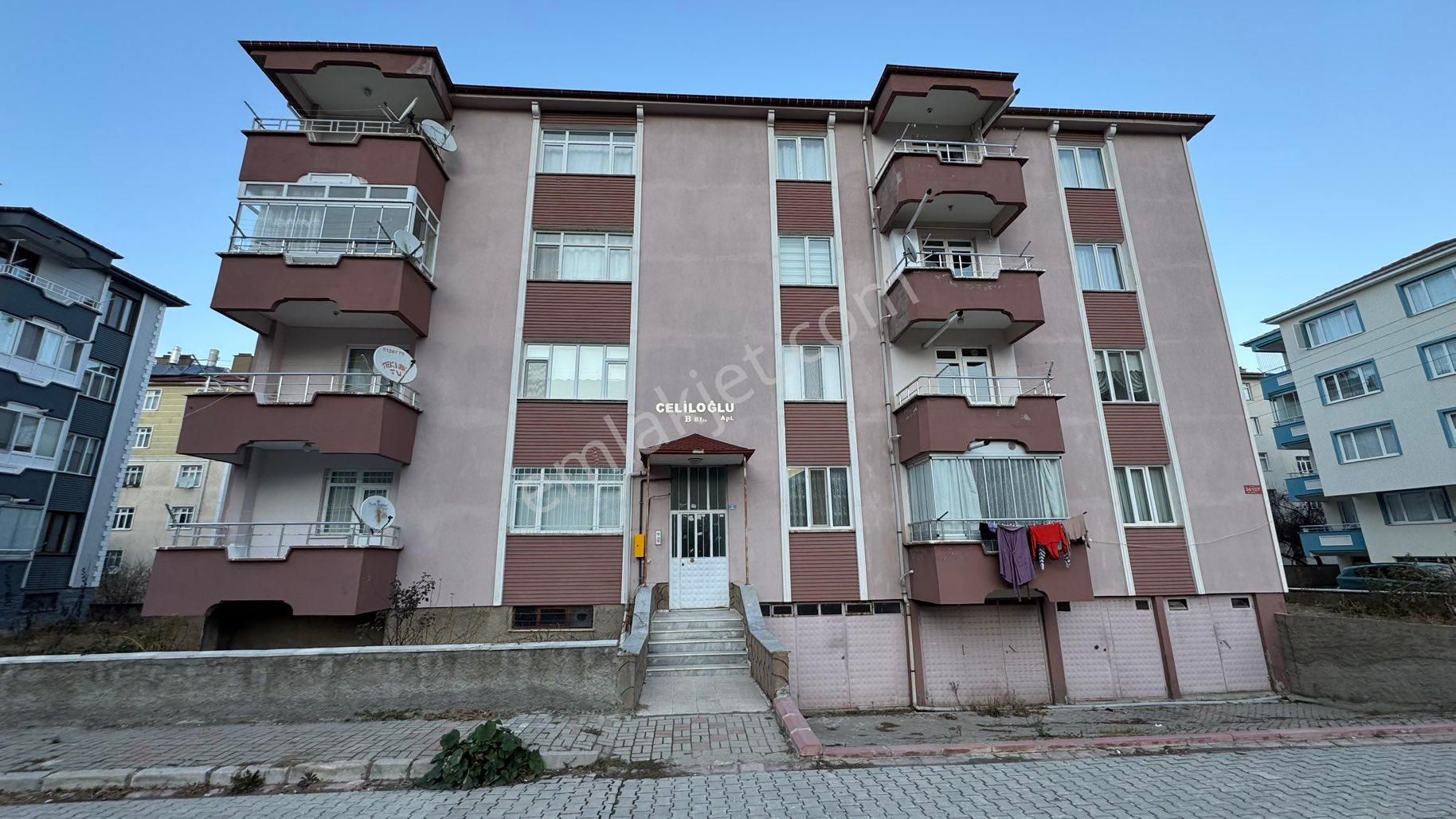 Akşehir Yeni Satılık Daire Zirve Emlak Satıyorr Yeni Mah 3+1 145 M2 Masrafsız Daire Kaçmaz