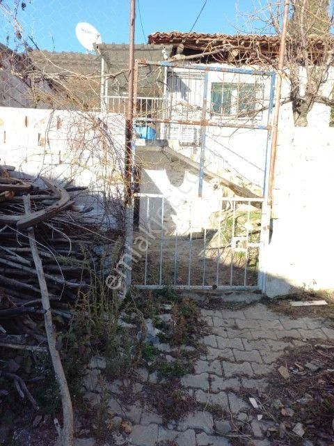 Beydağ Adaküre Mahallesinde 255 M2 Satılık Müstakil Taş Ev - Görsel 14
