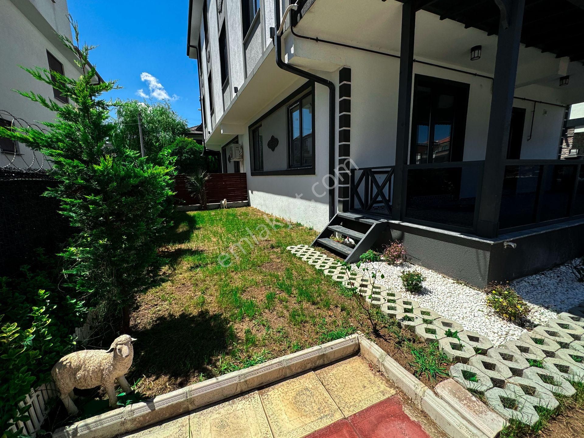 Karasu Yalı Satılık Villa Sakarya Karasu Da 5+2 Tam Müstakil !! Hem Villa Hem Arsa !!