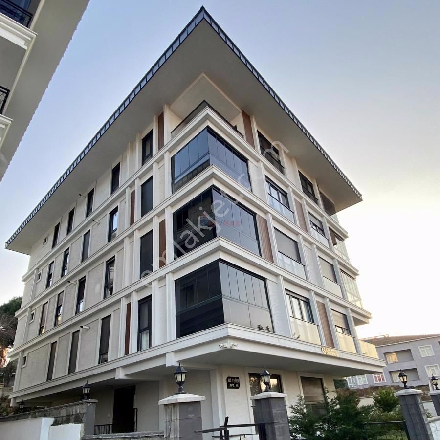 Üsküdar Güzeltepe Satılık Daire Remax Anı 'dan Çengelköy 'de 3+1 Eşyalı Satılık Daire